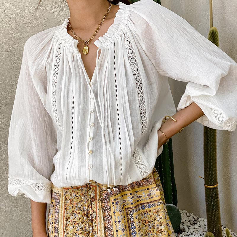 European and American Style French Hollow Top Loose Fitting Flattering Casual Vacation White Blouse Women V-Neck Puff Sleeve Women's Clothing