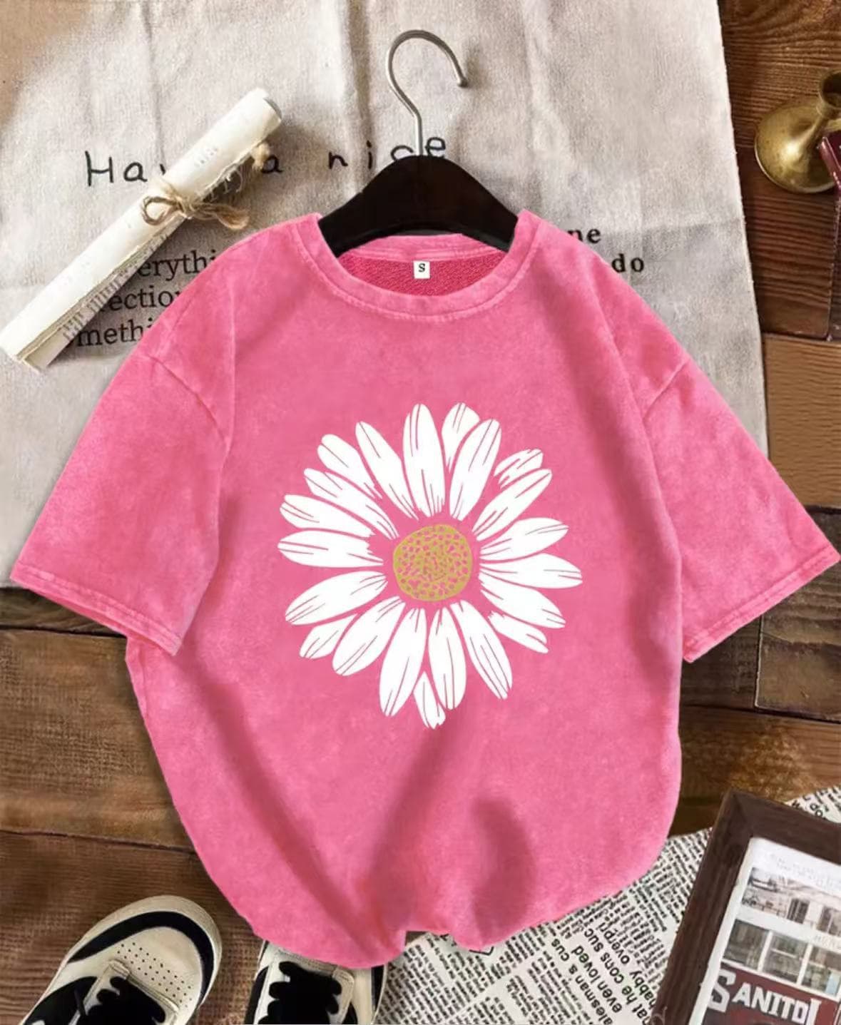 2025 Women's Casual Washed Distressed Daisy Print Crew Neck T-Shirt Short Sleeve Top for Export