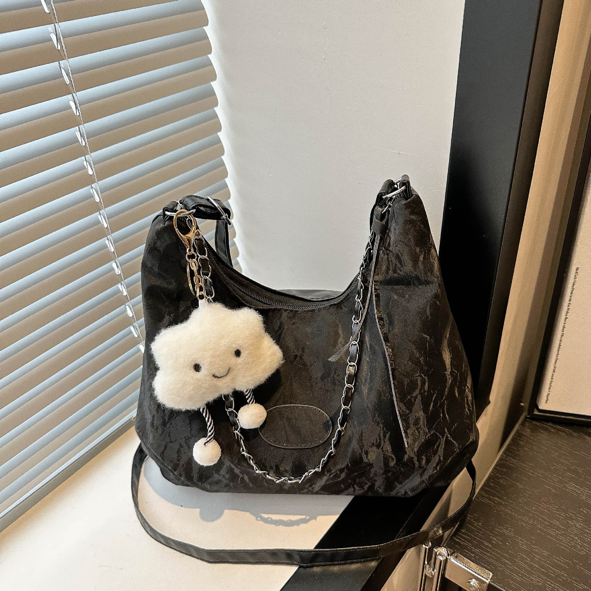 Versatile texture large-capacity chain cloud armpit bag 2026 new summer Korean style fashion shoulder crossbody bag for women