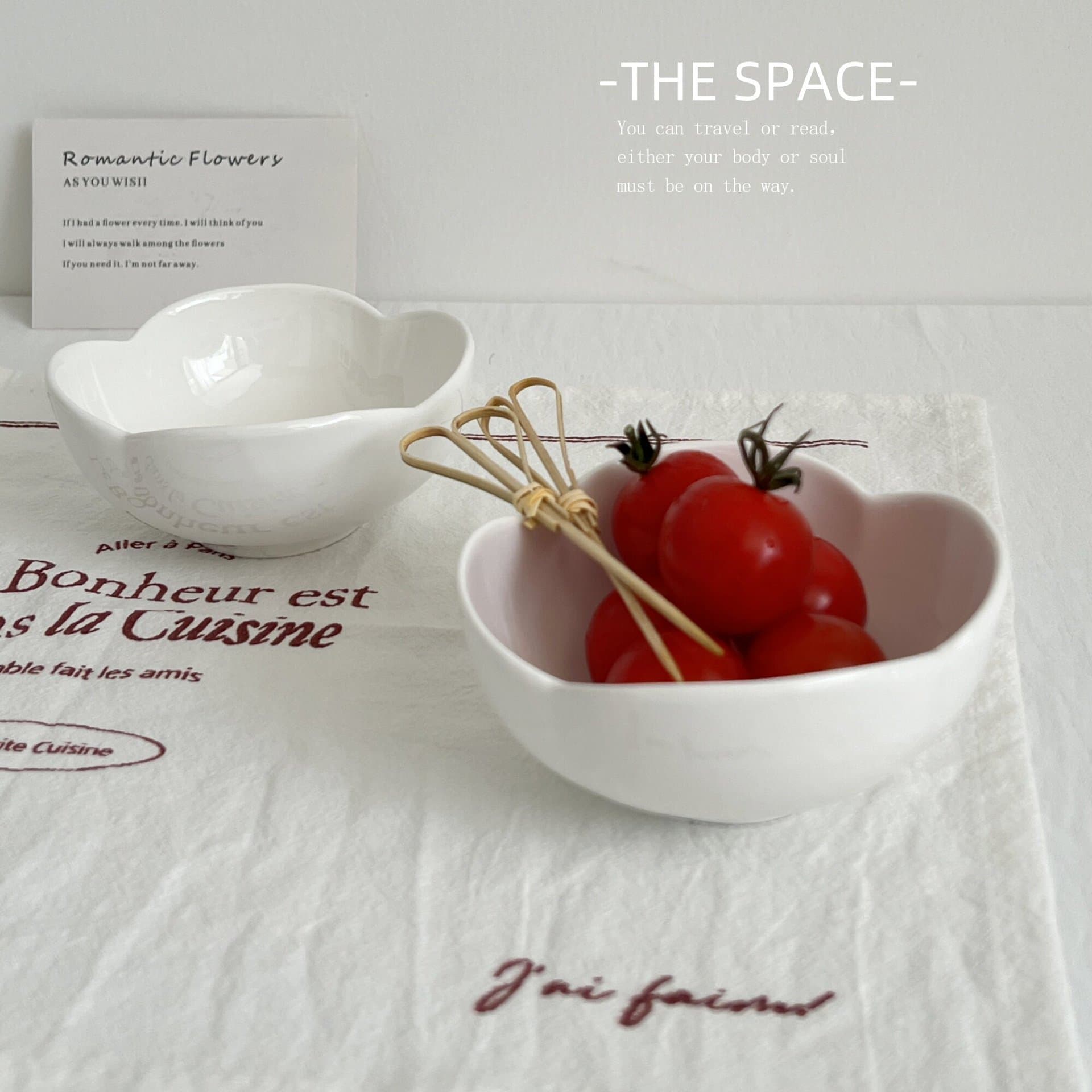 Pure White Ceramic 4-Inch Small Rice Bowl, Wasabi Dish, Flower-Shaped Small Bowl, High-Temperature Porcelain Sauce Dish, Vinegar Dish, Chili Dish