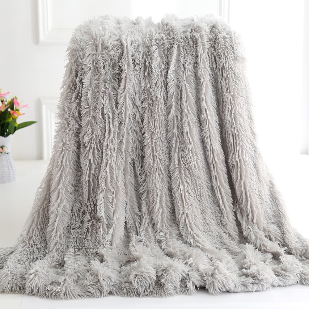 International station hot selling North American European style long wool blanket wheat velvet student adult warm leg covering pet blanket pet blanket