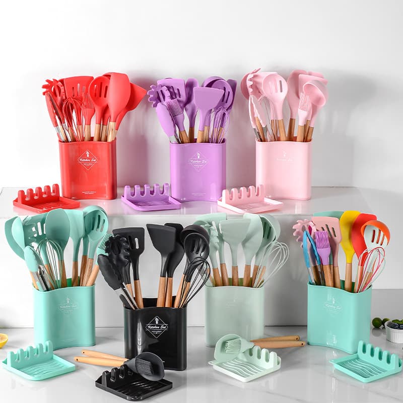 Multi-Color Storage Bucket Wooden Handle Silicone Kitchen Utensil Set 12-Piece Kitchen Set