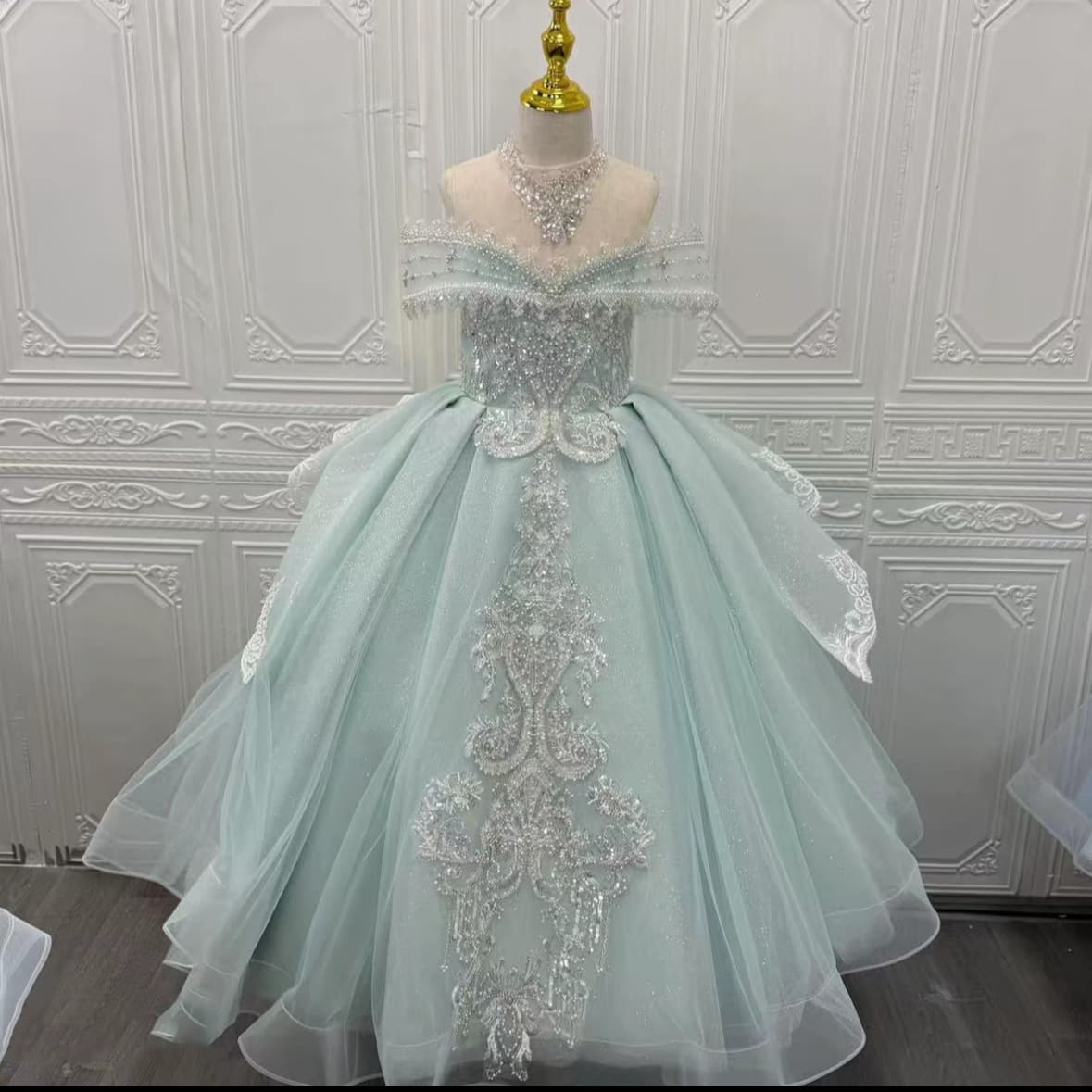 Children's Formal Dress, Girls' High-End Puffy Dress for Hosting, Rental, Birthday, Gorgeous Long Train Tulle Skirt