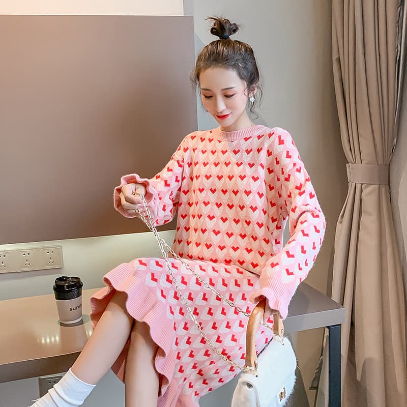 New autumn/winter maternity dress, heart-shaped knit mid-length fishtail long-sleeved sweater, nursing cover-up