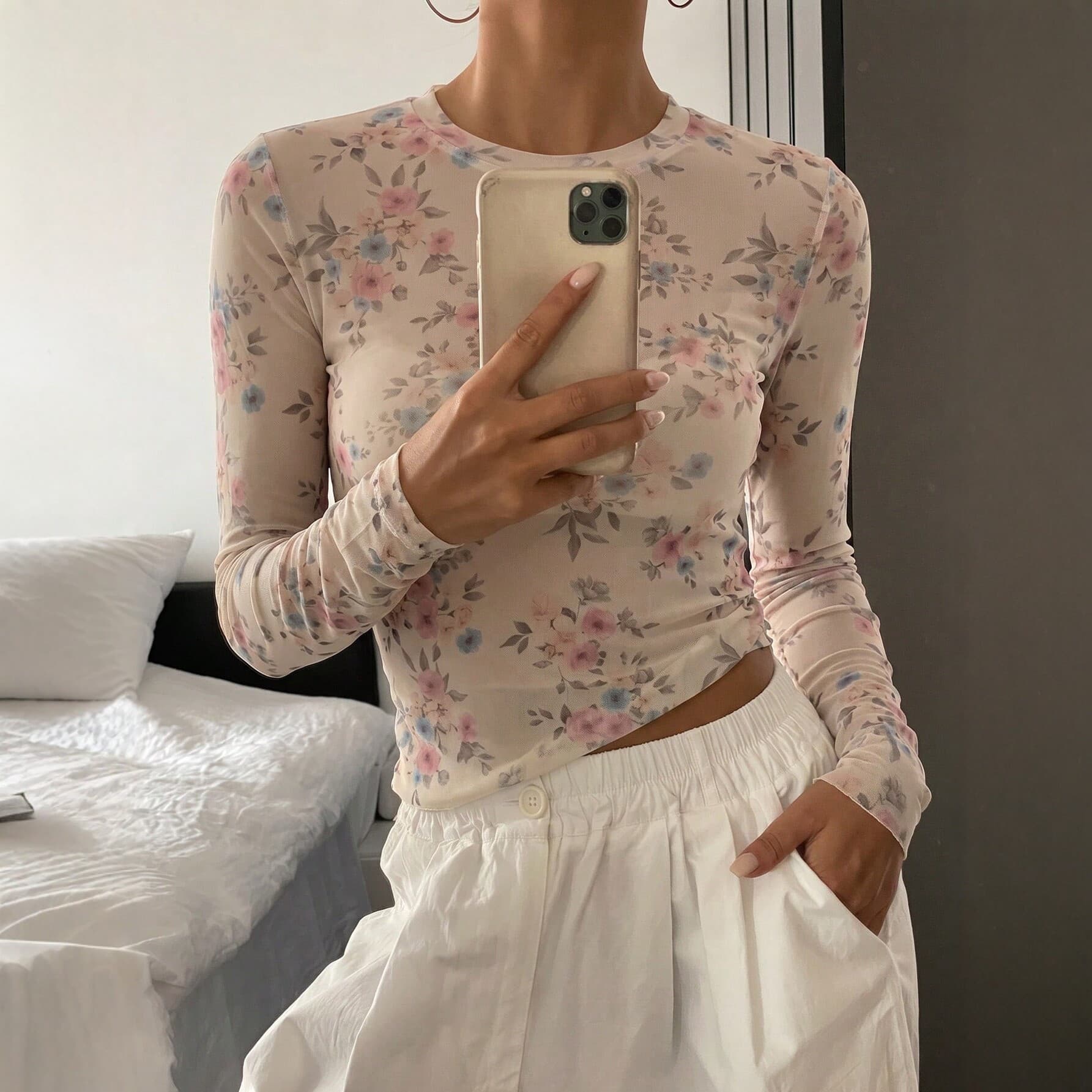 Foreign trade 2026 autumn new European and American fashion fashion round neck printed slim fit navel-baring mesh long-sleeved top for women