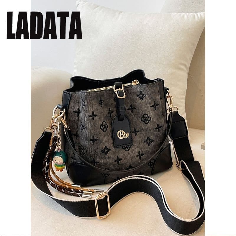 Luxury Exquisite Niche Handbag for Women 2026 New Style Embroidered Commuter Bucket Bag Shoulder Crossbody Bag