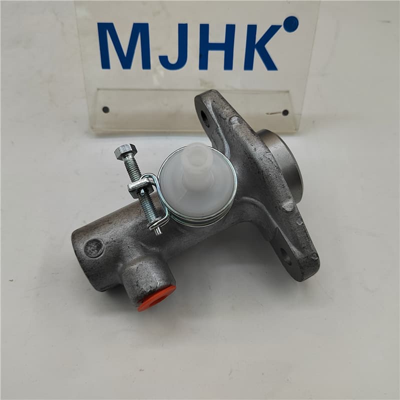 Brake Master Cylinder for Mitsubishi Canter 4D55 ME507173
