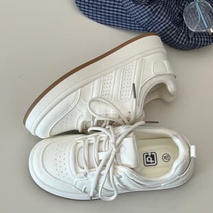 Thick Sole White Sneakers for Women 2026 New Spring Autumn Skirt Matching Casual Sports German Training Shoes Hot Style Sports Casual Shoes