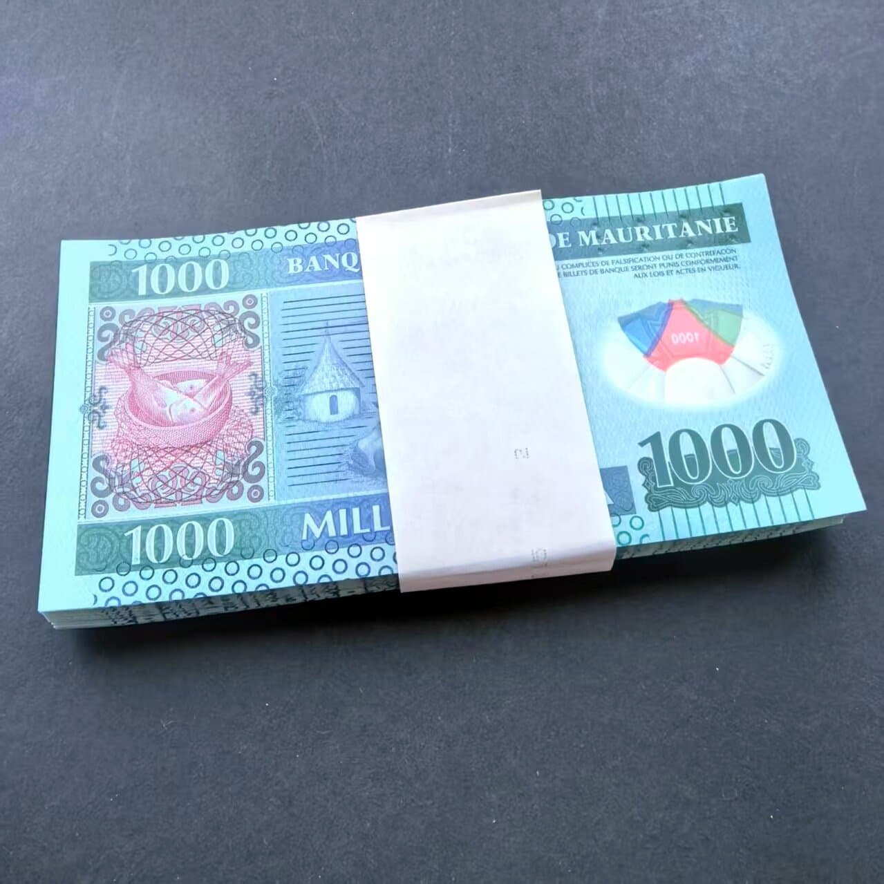 Brand new foreign banknotes Mauritanian 1000 Ouguiya plastic banknotes 100 pieces full blade fidelity