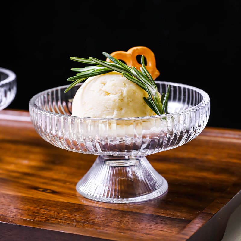 Small plate with base, transparent glass cold drink cup and saucer, ice cream plate, tall smoothie cup, ice bowl, ice cream cup