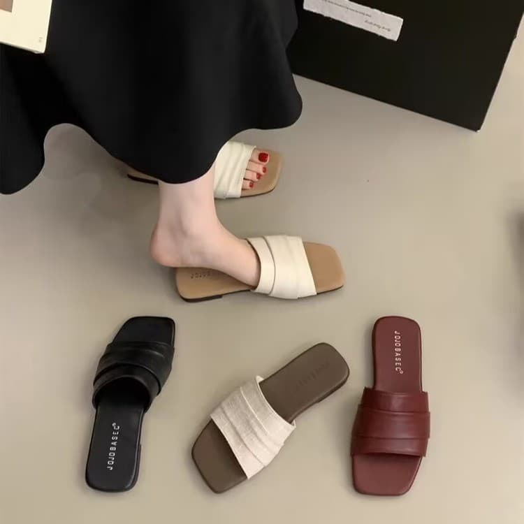 Korean-style pleated soft leather slide sandals for women, summer casual wear with dresses, vacation beach shoes