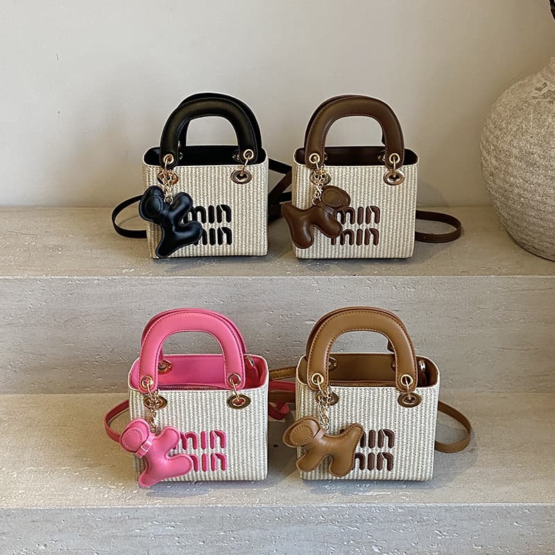2025 Winter Trendy New Exquisite Handheld Lady Bag Fashion Letter Niche Shoulder Bag Contrast Color Crossbody Bag