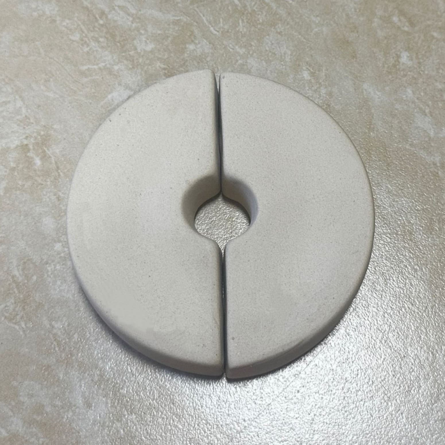 Manufacturer wholesale ceramic pickle stones, half-round unglazed pieces for pressing pickles and mustard tubers.