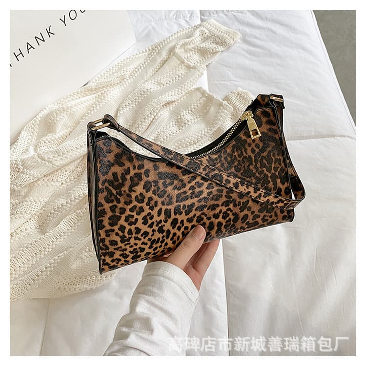 Cross-border European and American Retro Underarm Bag, Leopard Print Cow Print Baguette Bag, Handbag, Fashionable Versatile Shoulder Bag
