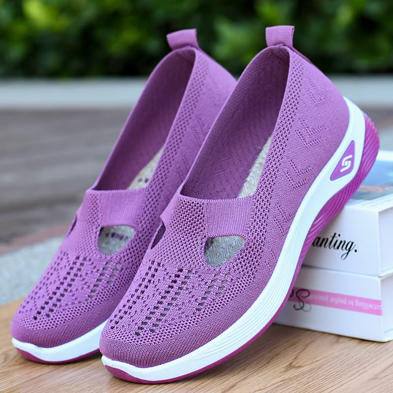 Summer Women's Shoes Old Beijing Cloth Shoes Anti-slip Hollow Breathable Lightweight Comfortable Middle-aged and Elderly Mom Shoes Drop Shipping