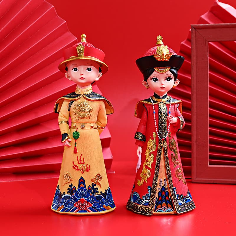 Palace style emperor and queen resin ornaments home character desktop wedding decorations travel cultural creative holiday gifts