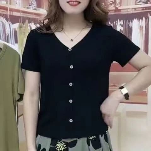 2026 Summer New Solid Color V-Neck Short Sleeve T-Shirt Women Fashion Age-Reducing Stylish Top Concealing Belly Mom Outfit