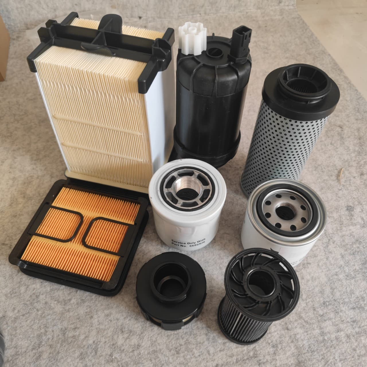 Filter Element Set: 7286322, 7221934, 7012303, 7023589, 6692337, 7024037