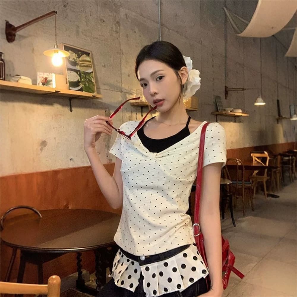 Korean Ins-Style Black and White Polka Dot Faux Layered Halter Neck T-Shirt for Women, Summer Pure and Chic Pleated Waist-Cinching Fashionable Versatile Top