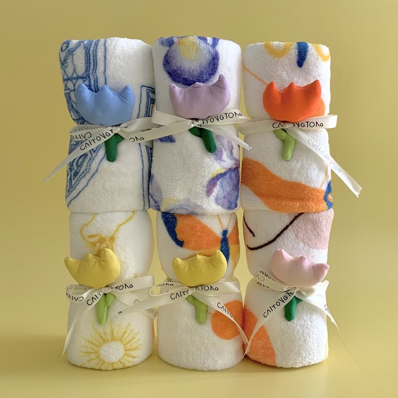 Digital Print Tulip Series Coral Fleece Gift Towels for Weddings, Store Celebrations, and Festive Souvenir Face and Hand Towels