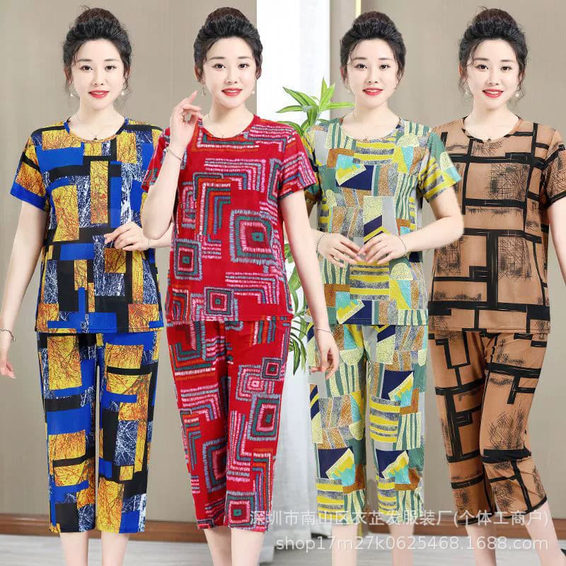 Street stalls in rural areas are cheap and easy to sell. 1688 new middle-aged and elderly short-sleeved suits wholesale 1 Yuan Clothing Network