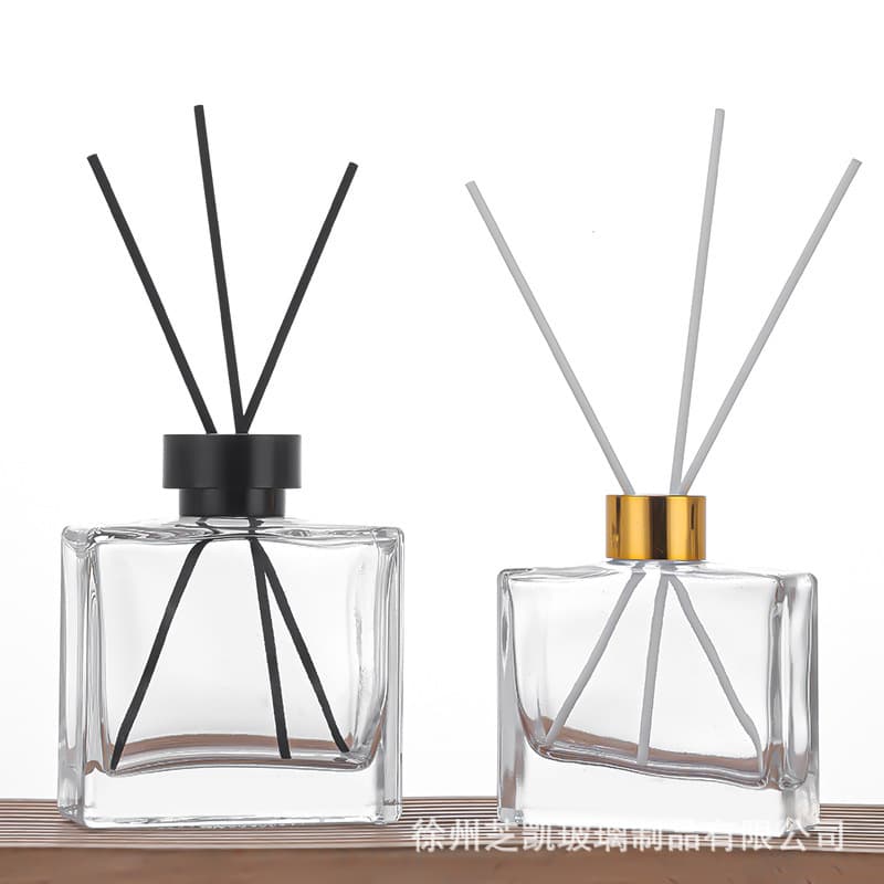 Wholesale High-End Flameless Aromatherapy Bottle Glass Refillable Bottle Car Essential Oil Bottle 100ml Transparent Empty Bottle