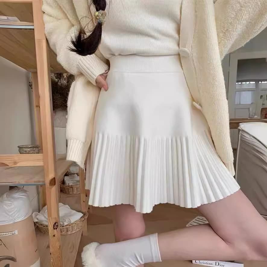 Knitted Pleated Mini Skirt for Women Fall/Winter 2024 A-Line High-Waist Skirt Petite Flattering Full Skirt