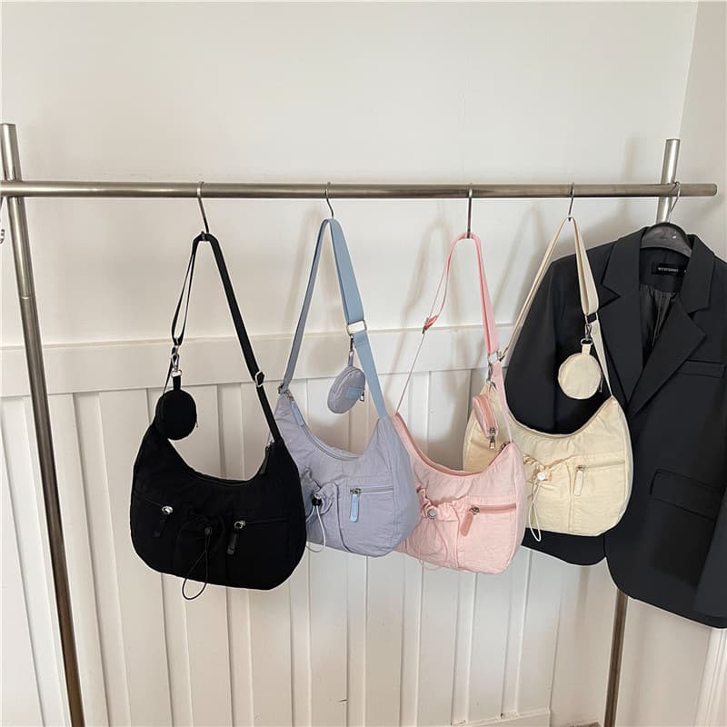 Pleated drawstring lightweight nylon shoulder bag girl fresh casual simple tote bag large capacity commuter crossbody bag