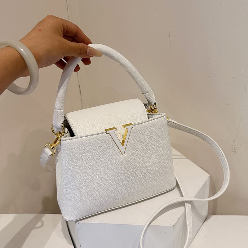 New Cross-Border Fall/Winter Trendy Simple V-Shape Handbag for Women, Fashionable and Versatile Women's Bag