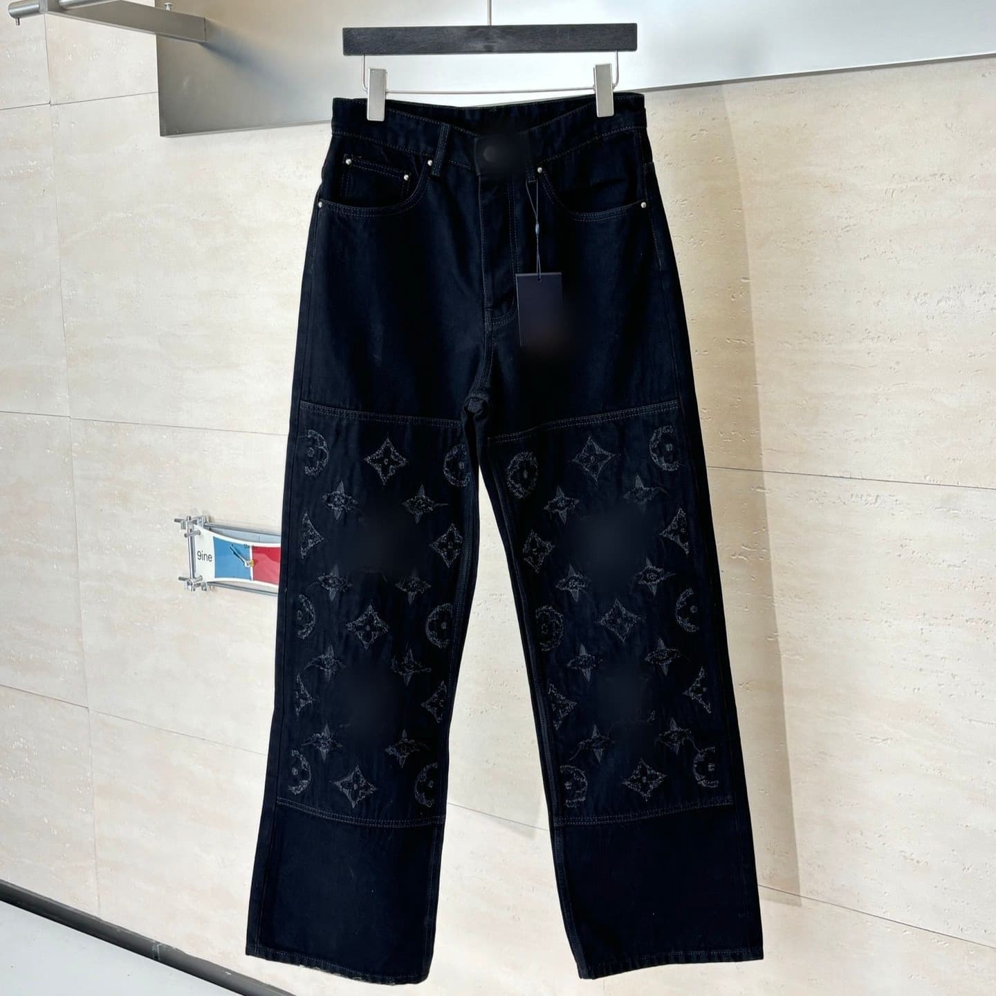 High-quality in-stock LV jeans SS26 spring new arrival with monogram laser positioning and logo distressed jeans