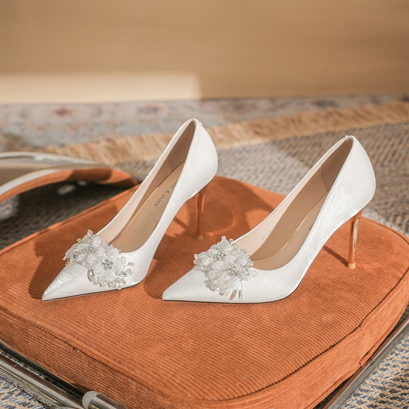 Qianlvhui Designer Floral Embellished Satin Banquet Shoes for Bridesmaids Wedding Party High Heels