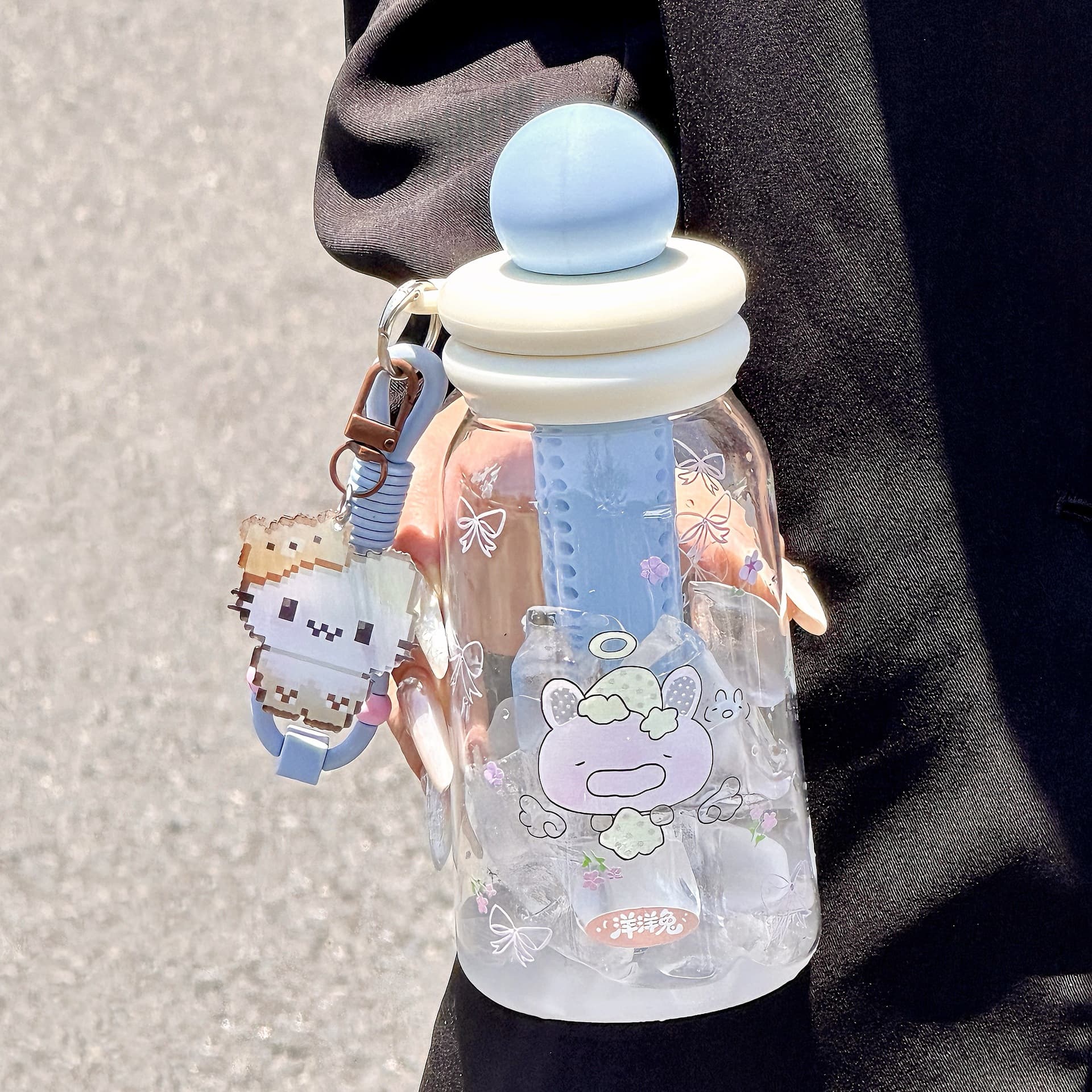 Cartoon water cup for girls with good looks, portable student going to school, straw cup, tumbler, cute children's transparent cup