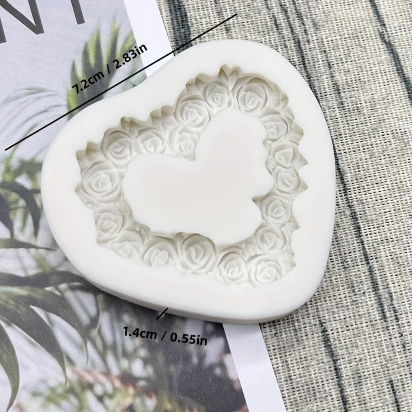 Heart Wreath Cake Decoration Silicone Mold Baking Chocolate Mold DIY Aroma Stone Scented Plaque Gypsum Mold Manufacturer