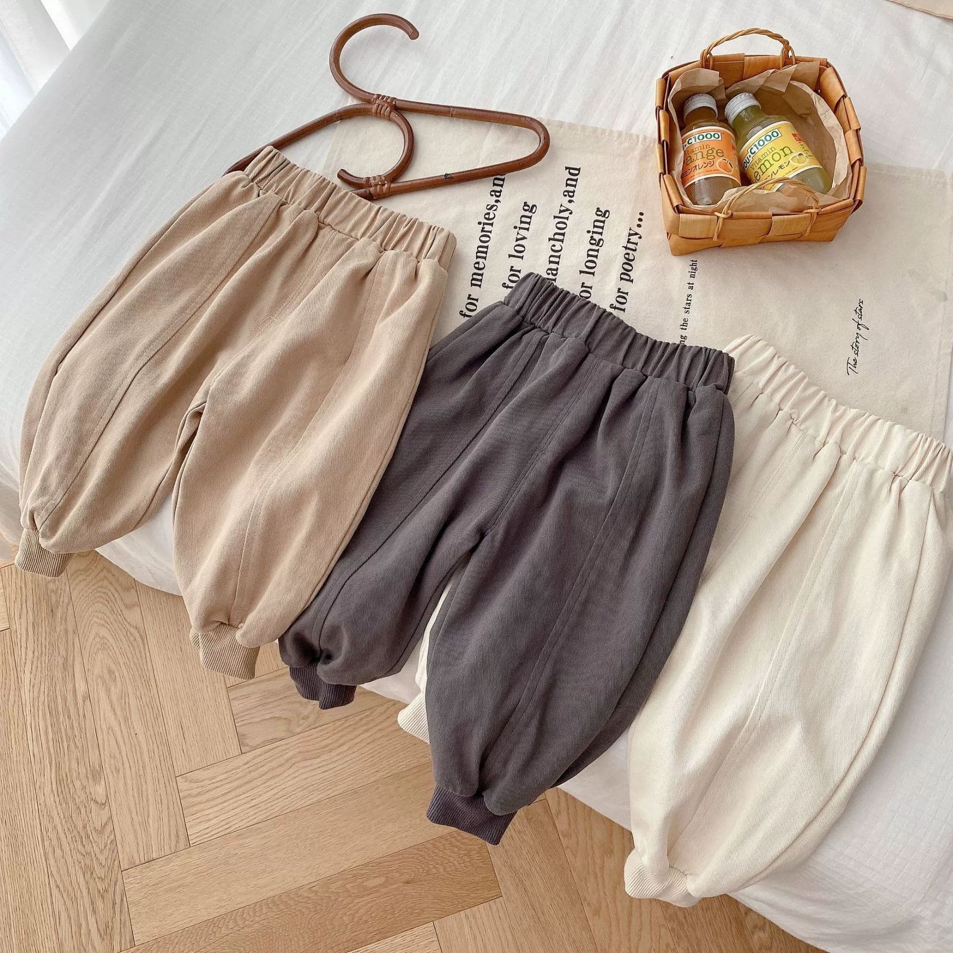 Children's solid color sports pants 0-2 years old, autumn children's simple leg-restricted sports pants, baby soft pants, trendy outerwear