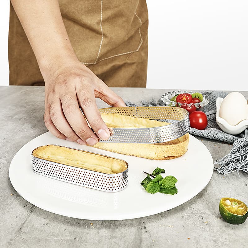 Cross-border thickened oval perforated tower ring French bread mold with multiple sizes of perforated tower rings