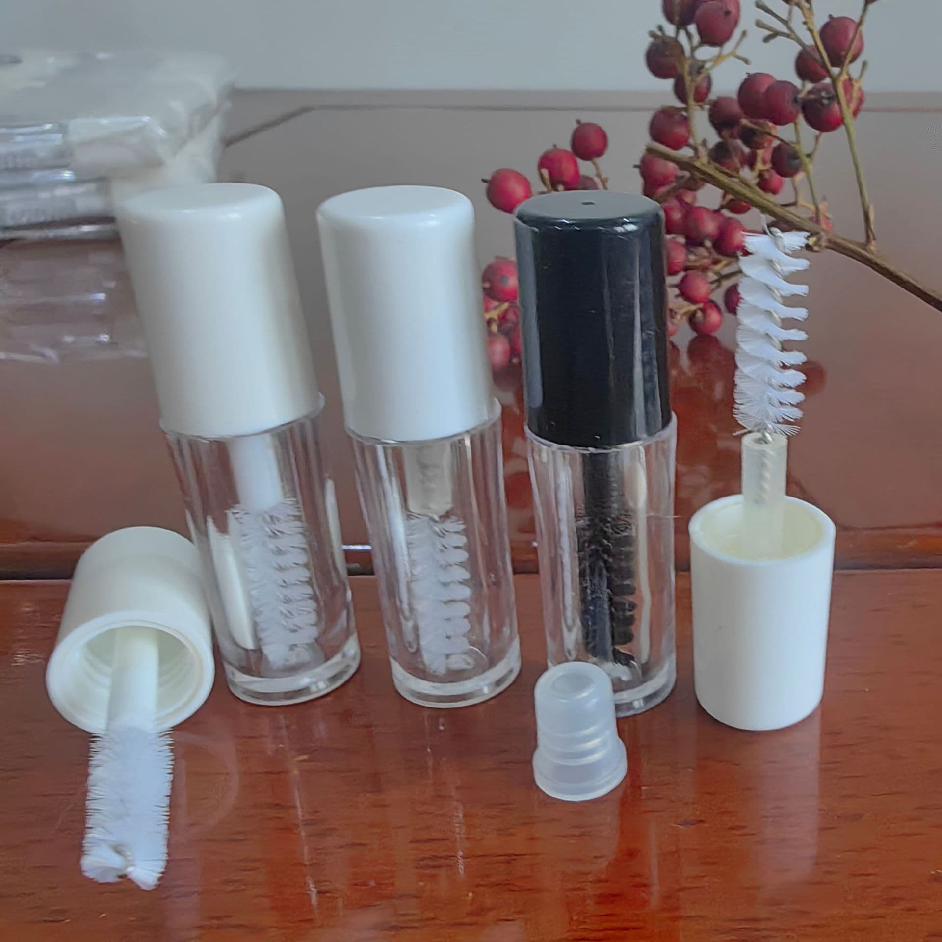 Manufacturer Wholesale Eyelash Brushes, 1.2g Capacity Mini Cosmetics, Daily Use Packaging Materials