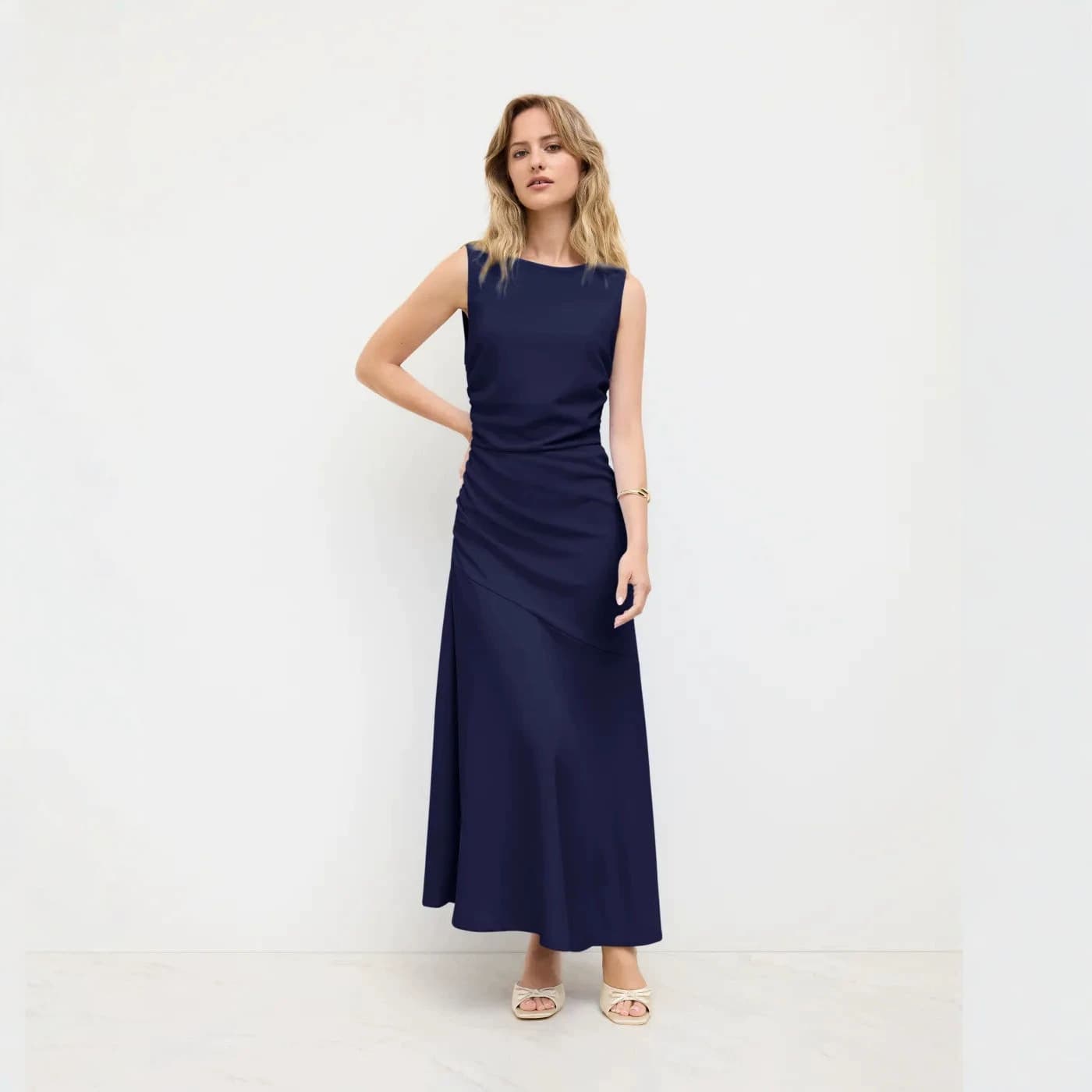 Cross-border Hot-selling French Elegant Dress for Women Summer Pleated Design High-end Sense Vacation Midi Dress