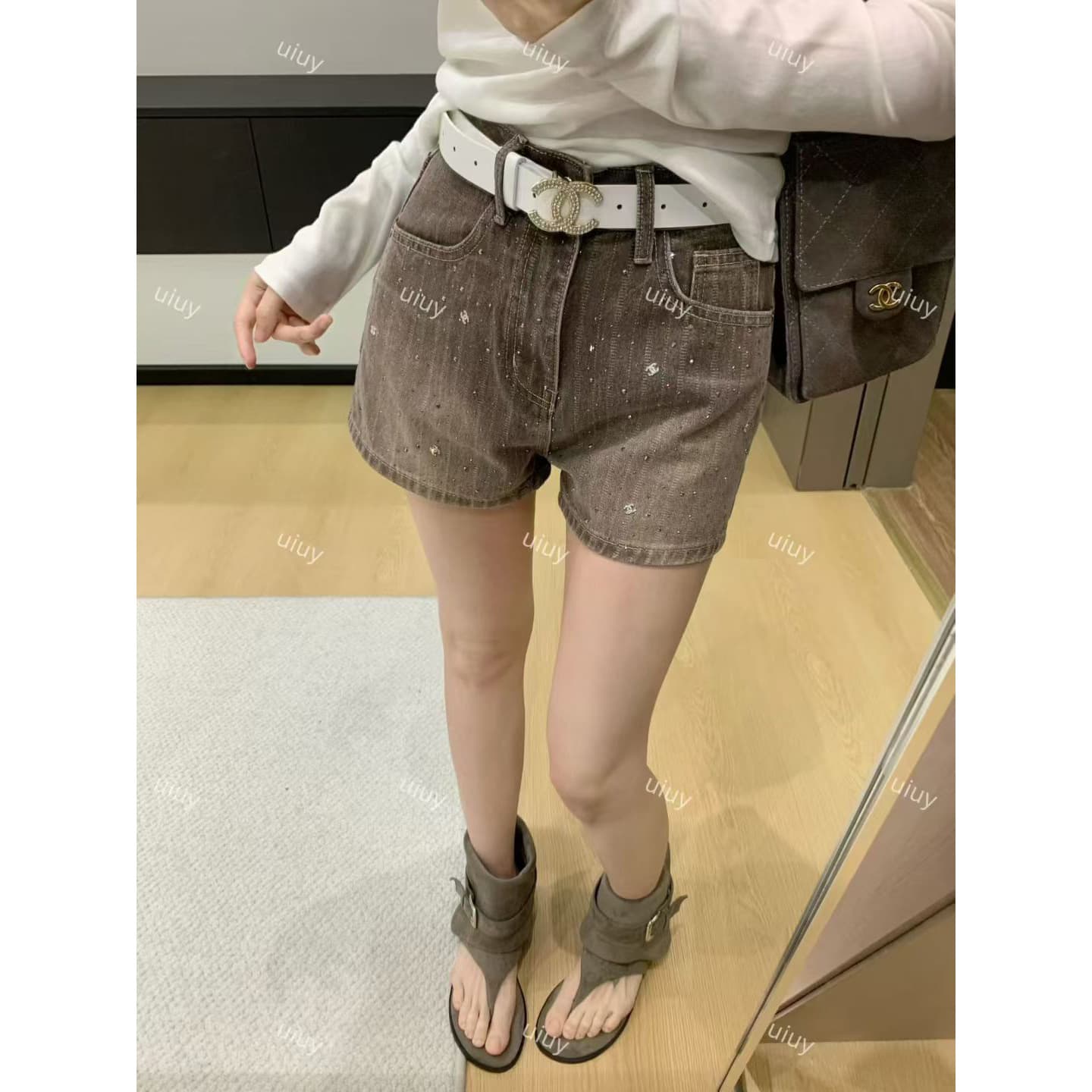 Uiuy Hot Girl Vintage Rhinestone Denim Shorts for Women 2026 Spring/Summer New High-Waisted Slimming Petite Wide-Leg Hot Pants