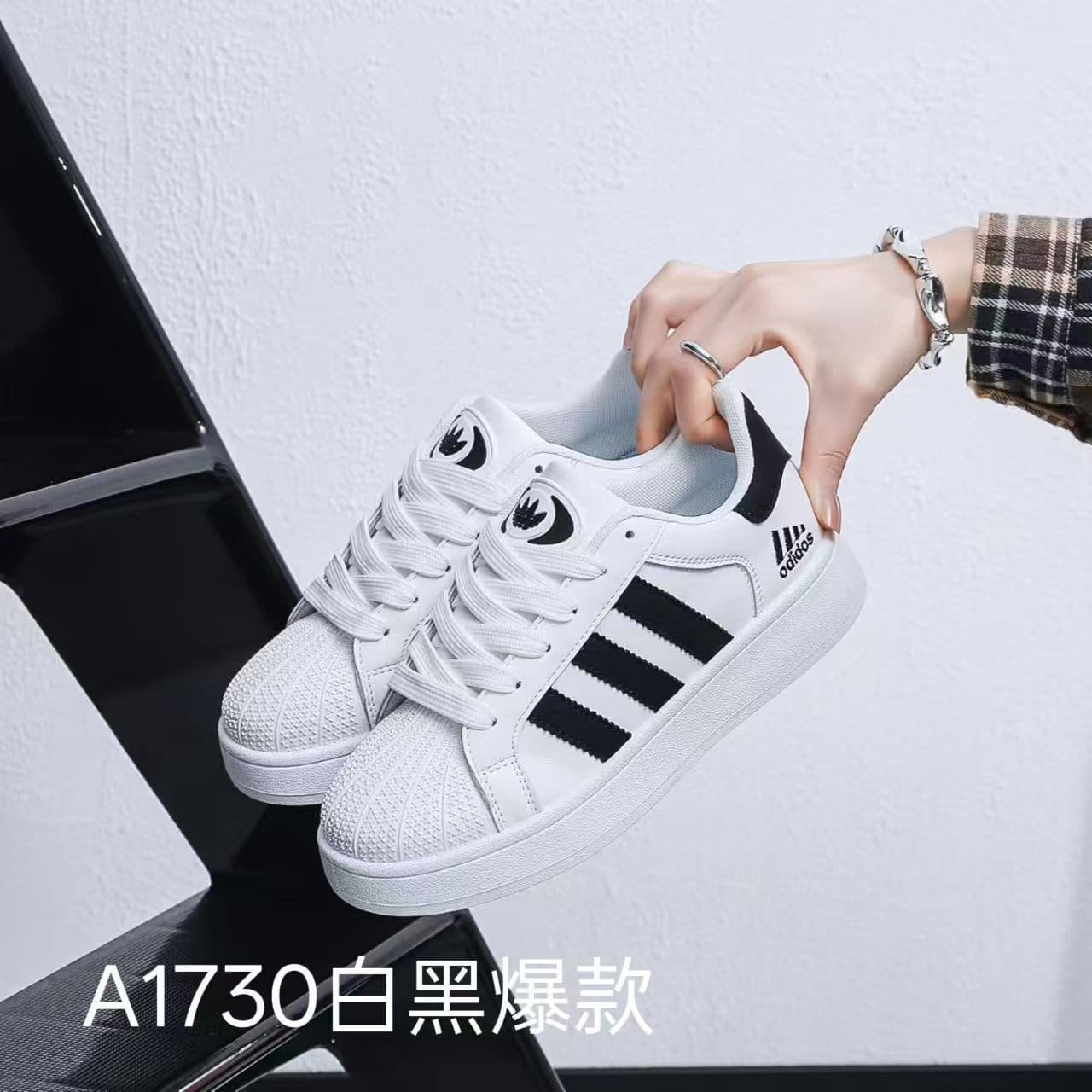 2026 New German Training Shoes, Four-Season Breathable Casual Unisex Low-Top Versatile Wearable Anti-Odor Retro Chunky Sneakers