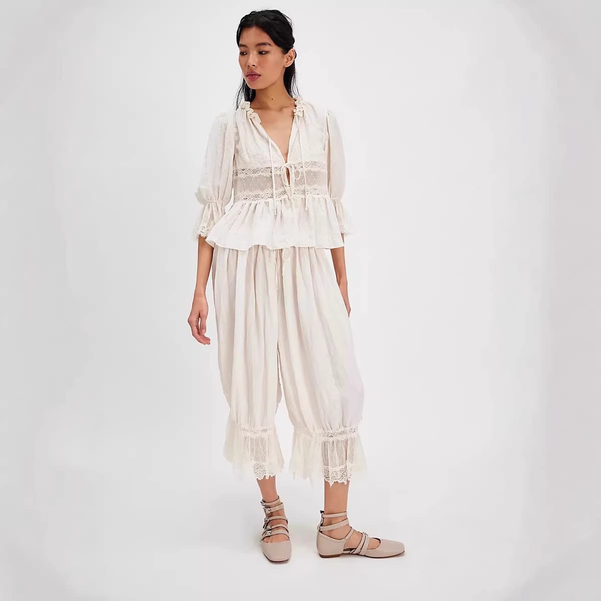 2025 Early Spring New Hollow Lace Tie Homewear Women's Comfortable Skin-Friendly Pajama Mid-Length Pants