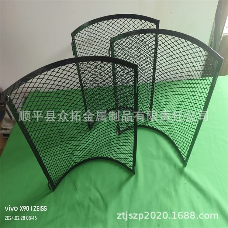 Manufacturer specializing in large mesh covers, green plant seedling protectors, and park gardening anti-cat scratching nets.