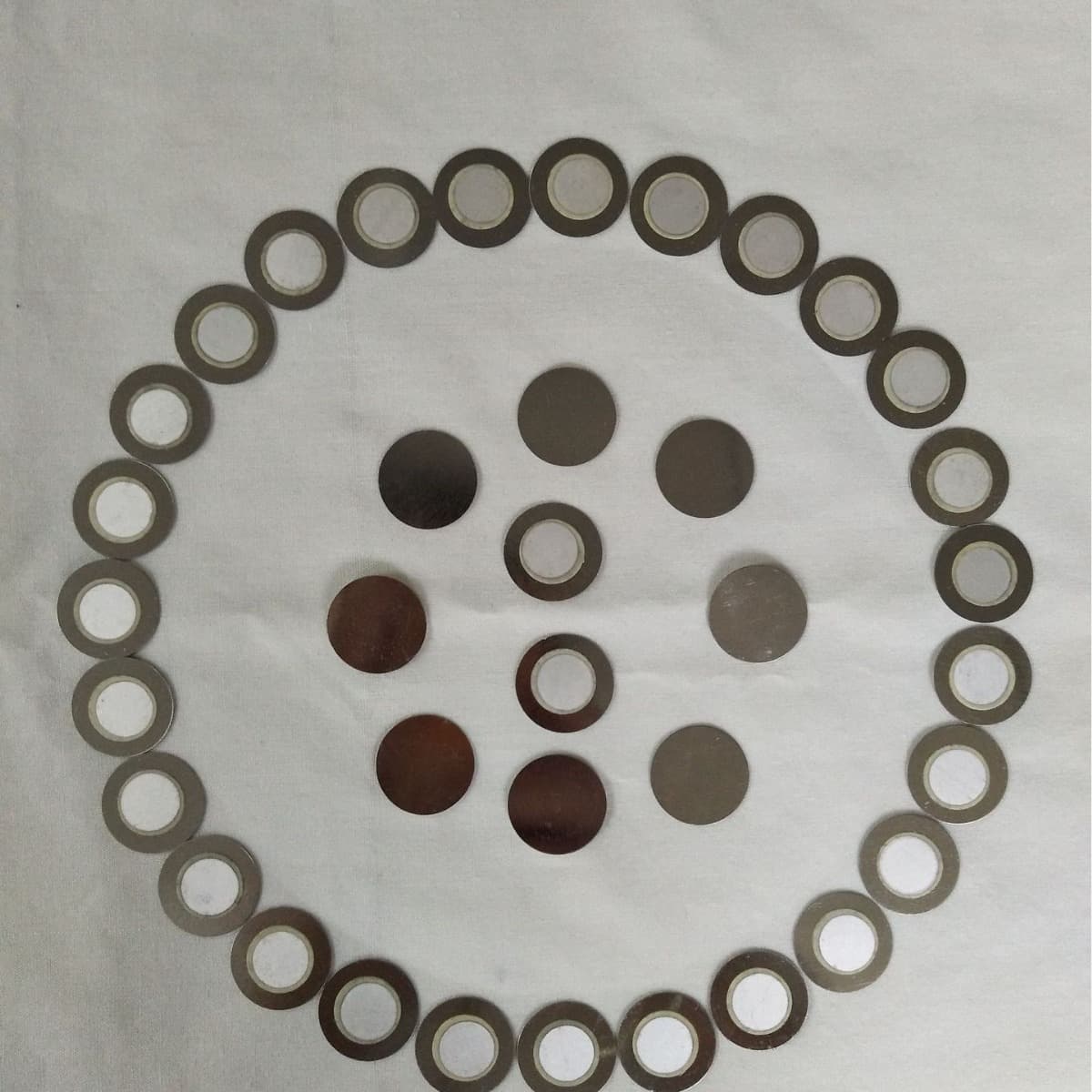 Bulk stock of 20-13.5mm iron-based piezoelectric ceramic substrate high-decibel alarm portable buzzers available.