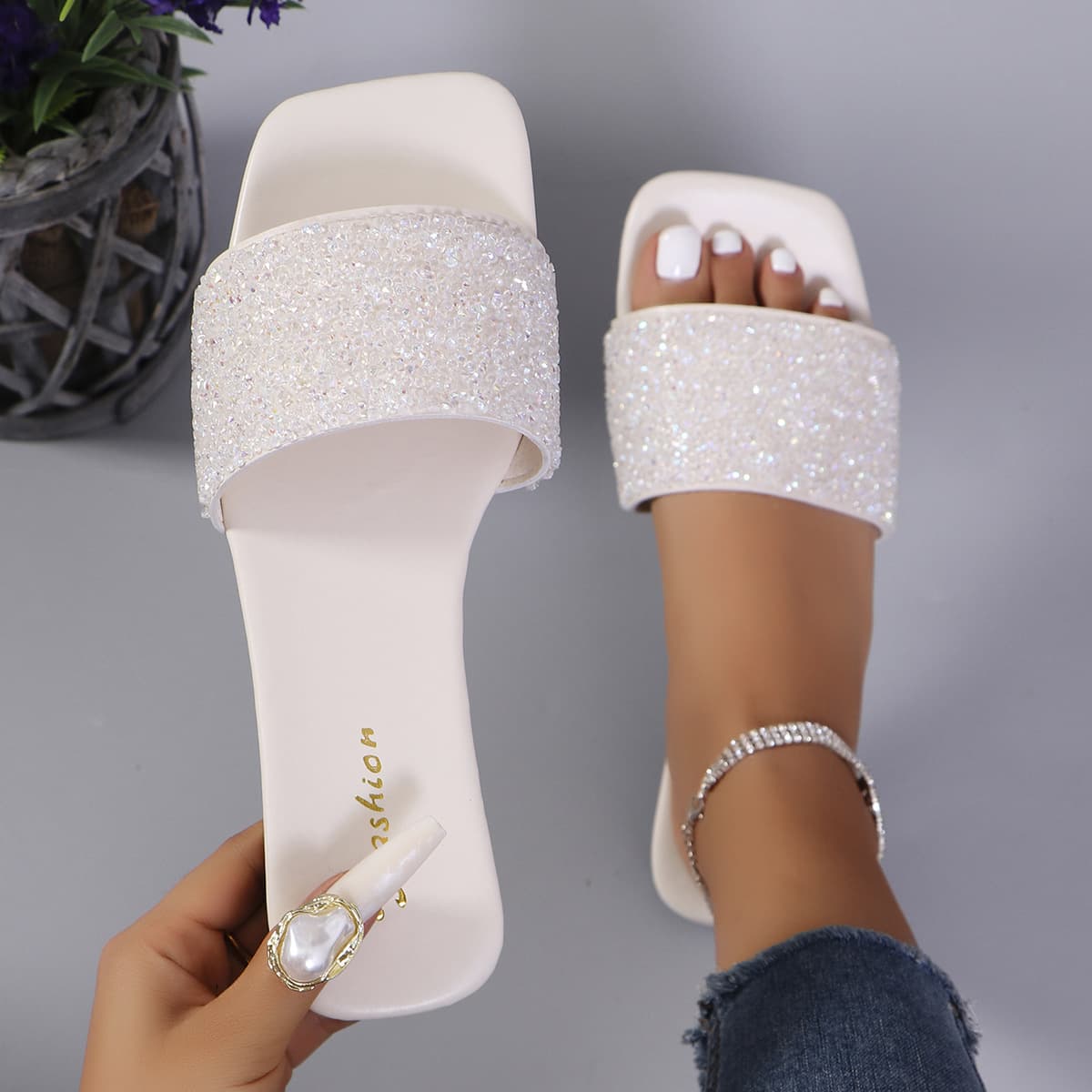 2025 New Women's Slippers Summer Ins Fashion Outdoor Thick Sole Heightening Anti-Slip Premium Beach Sandals