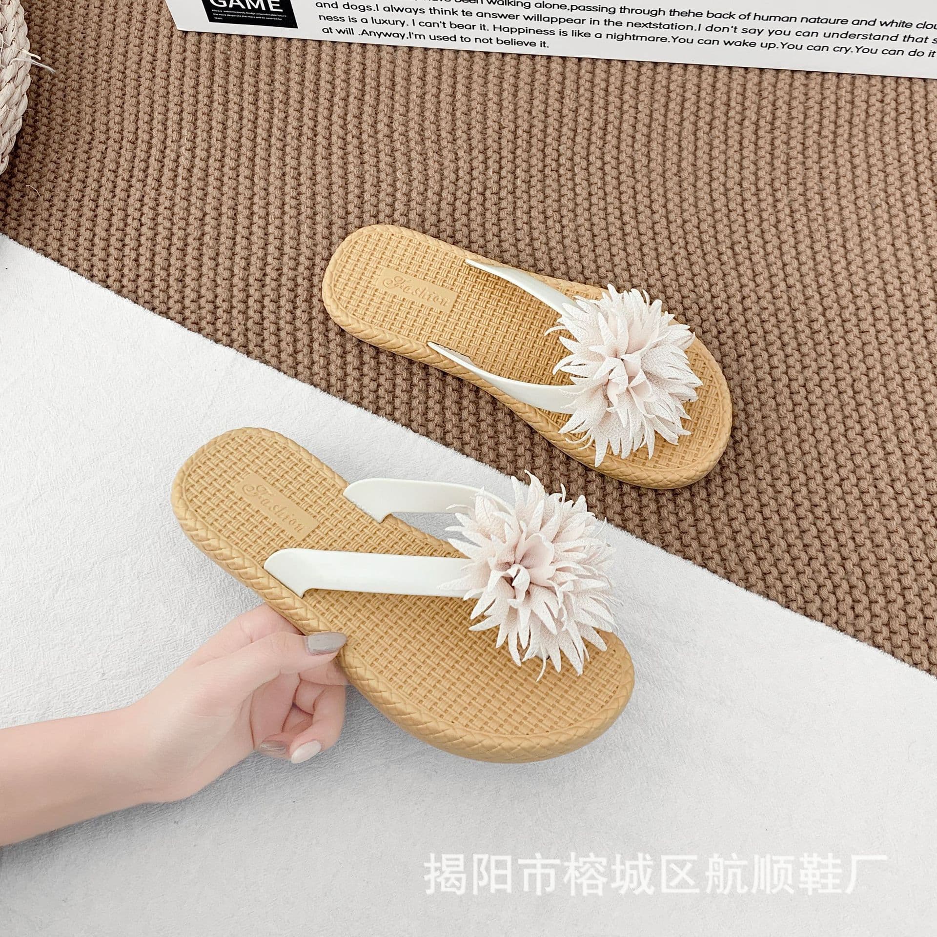 Women's Summer Flip-Flops, Flat Beach Sandals, Comfortable and Stylish Floral French Sandals