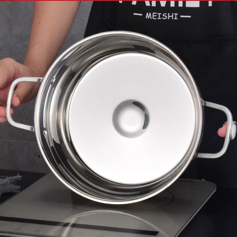 High-grade thickened three-layer steel soup pot, uncoated hot pot basin, large capacity, suitable for home kitchen stoves and multiple people.