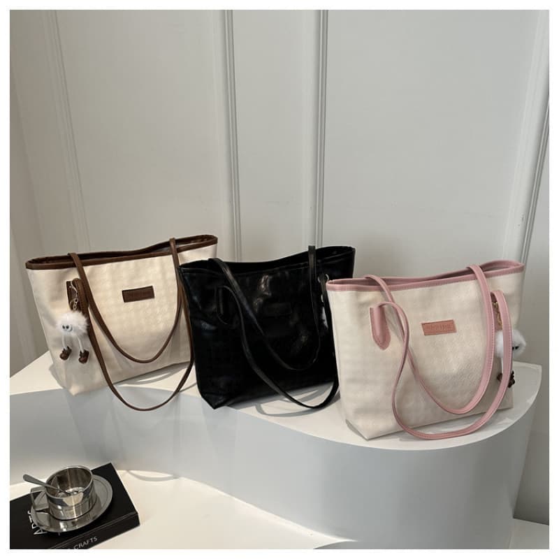 Cross-border Wholesale Tote Bag for Women, Large Capacity Commuter Bag, Spring Summer Versatile Single Shoulder Bag, Fashionable New College Bag