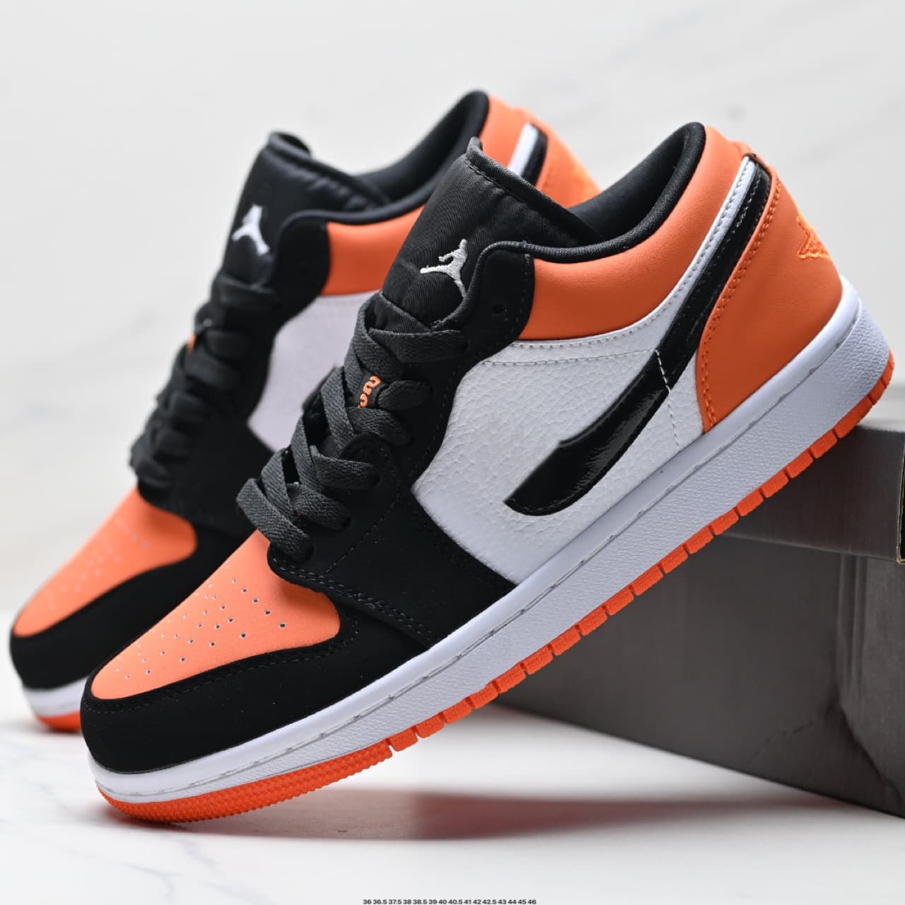 Putian High-Quality Jordan AJ1 Low Men's Shoes Reverse Swoosh Women's Sneakers Black Red Toe Cool Gray Couple Basketball Shoes