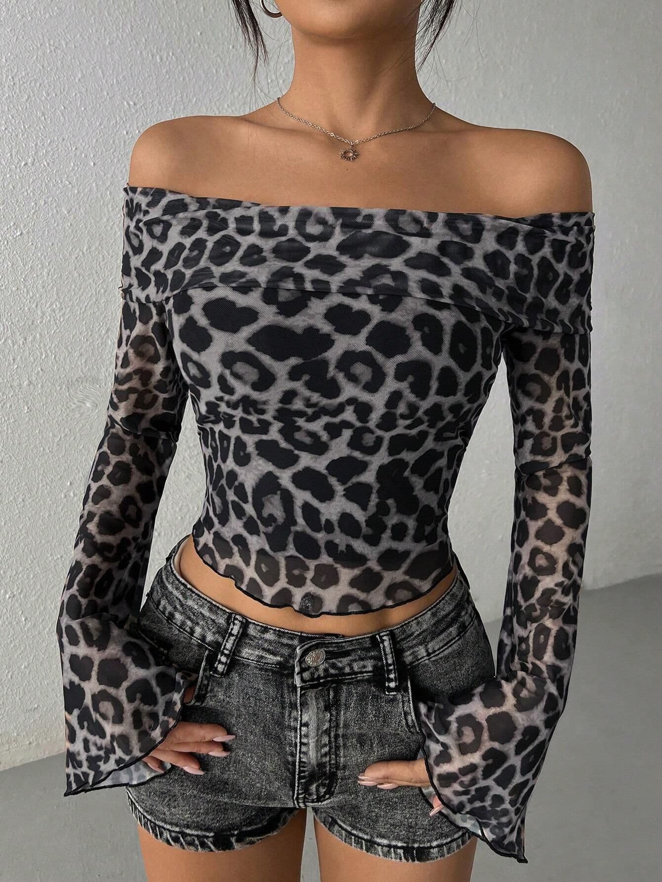 Cross-border European and American Style Sexy Off-shoulder Leopard Print Top for Women, Popular Hot Girl Slim Flared Sleeve Short One-shoulder T-shirt