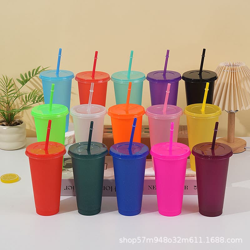 Cross-border best-selling Starbucks glitter sequined cup, large capacity PP plastic straw, fashionable water cup wholesale, logo compliant.