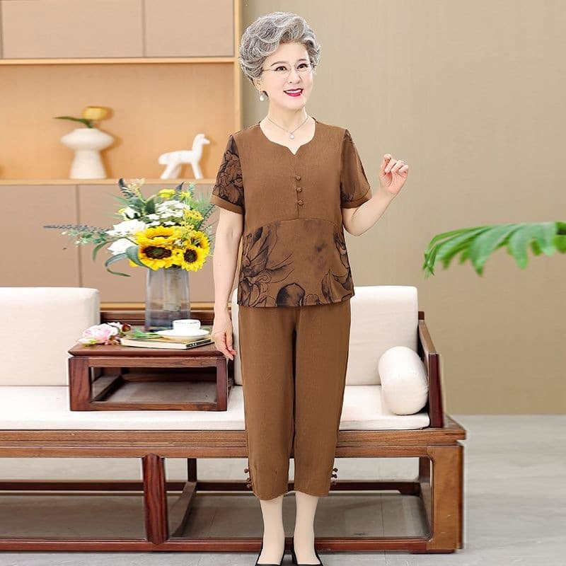 Summer Two-Piece Set for Elderly Women 80 Years Old, Loose Fit Mother's Outfit 70s Style, Short Sleeve Summer Clothing for Grandma